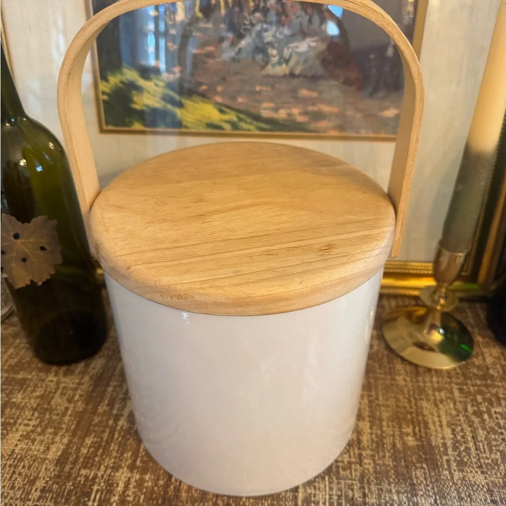 Vintage Georges Briard Mid-Century Modern White Vinyl & Wood Ice Bucket
